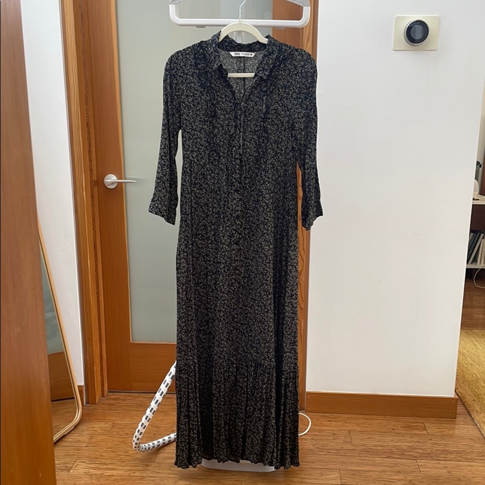 Zara maxi dress w/ collar neck and button front. Black with blue & white leaves